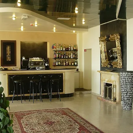 Savoy Hotel 3*