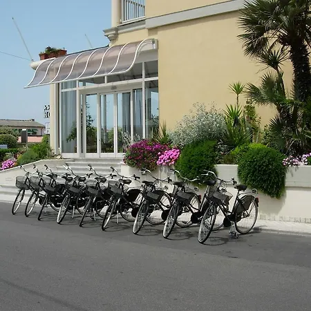 Savoy Hotel 3*