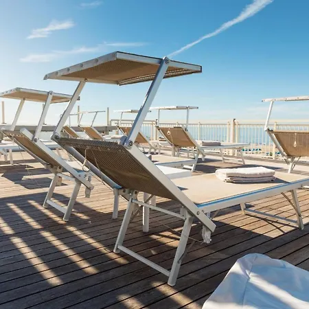 Savoy 3* Марина-ди-Пьетрасанта