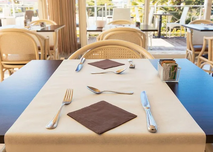 萨伏依酒店 酒店