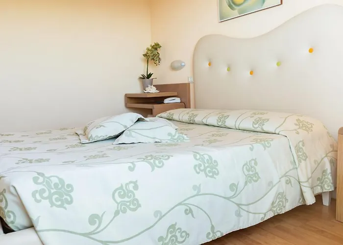 酒店 萨伏依酒店 马里纳-迪-皮特拉桑塔