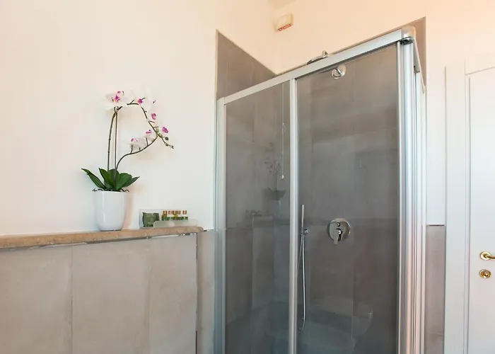 萨伏依酒店 3* 马里纳-迪-皮特拉桑塔