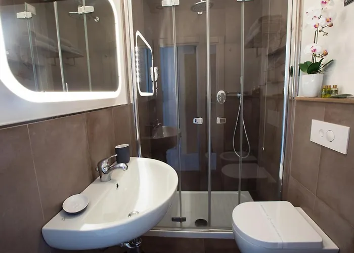 萨伏依酒店 酒店