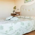 فندق Savoy مارينا دي بييتراسانْت