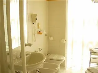 מלון Savoy מרינה די פיאטרסנטה