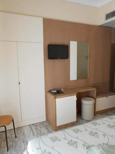 Savoy 3* מרינה די פיאטרסנטה