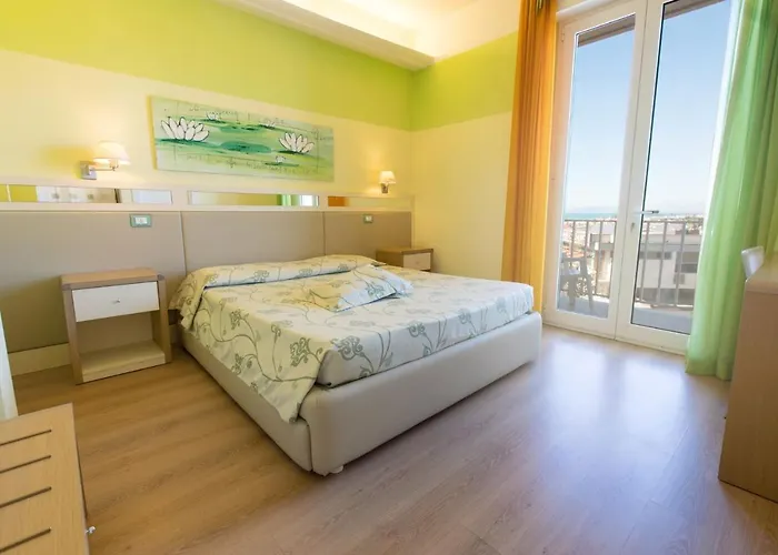 Savoy 3* מרינה די פיאטרסנטה