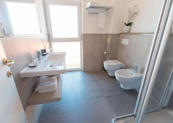 מלון Savoy מרינה די פיאטרסנטה