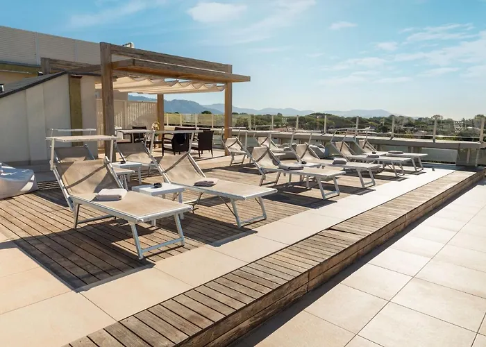 מלון Savoy מרינה די פיאטרסנטה